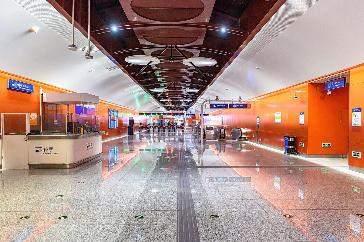 Beijing South Railway Station concourse