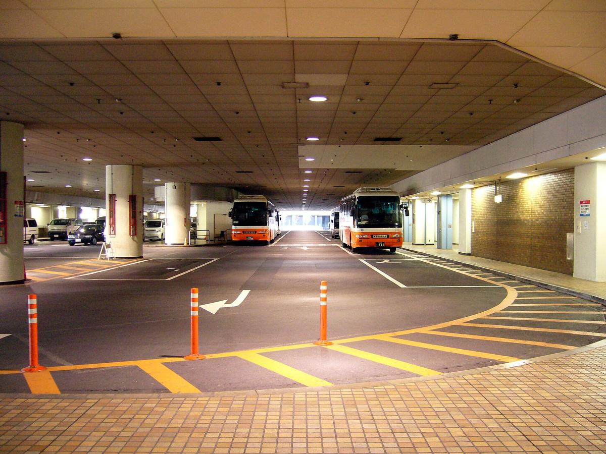 Tokyo Station bus terminal