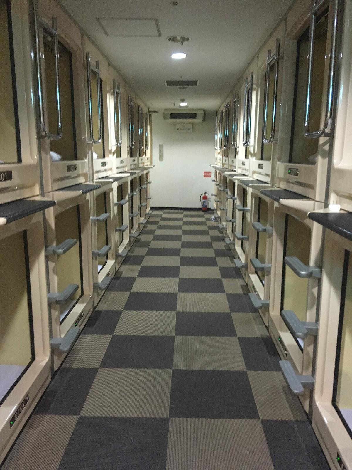 capsule hotel Tokyo