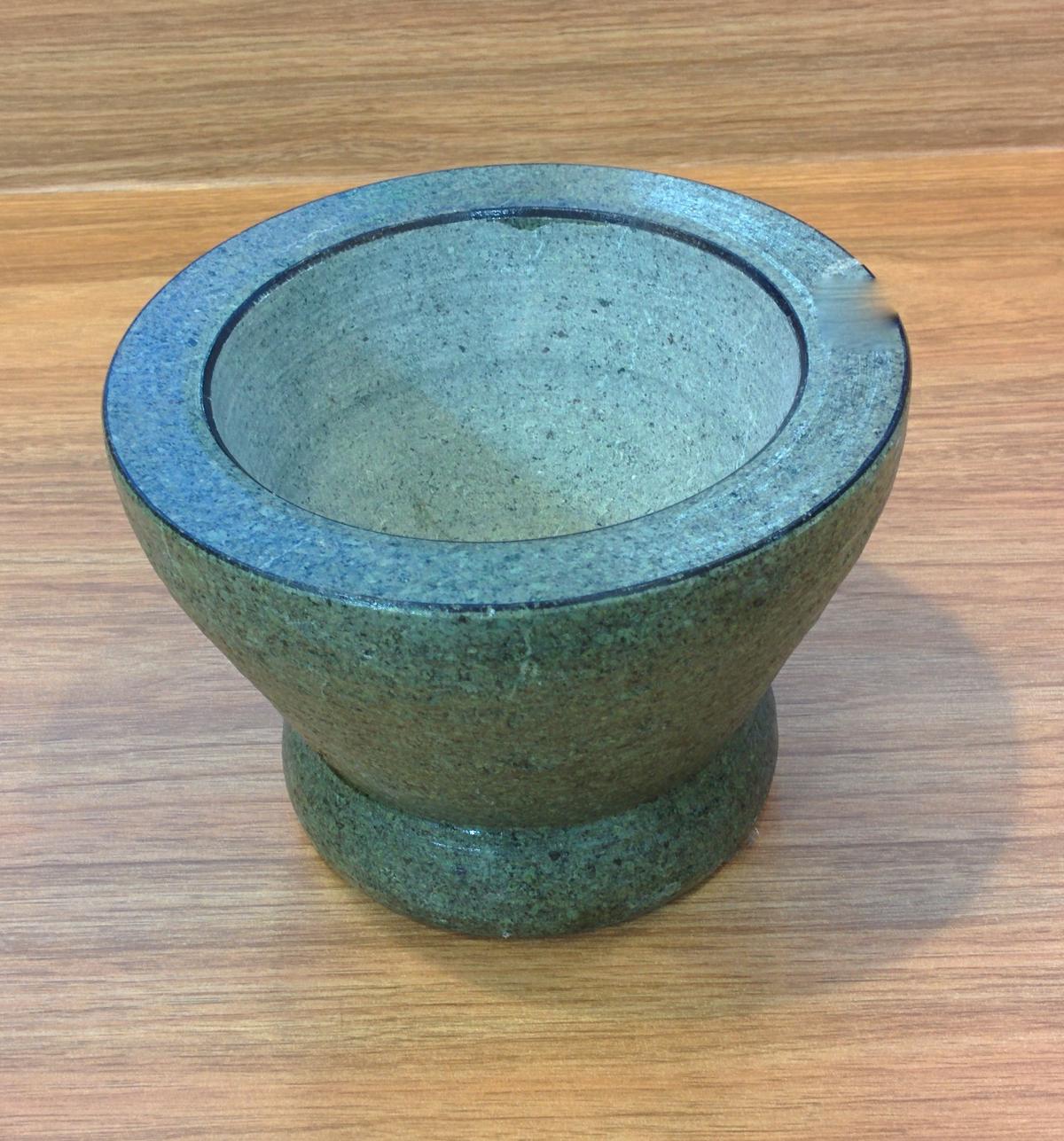Thai curry paste mortar