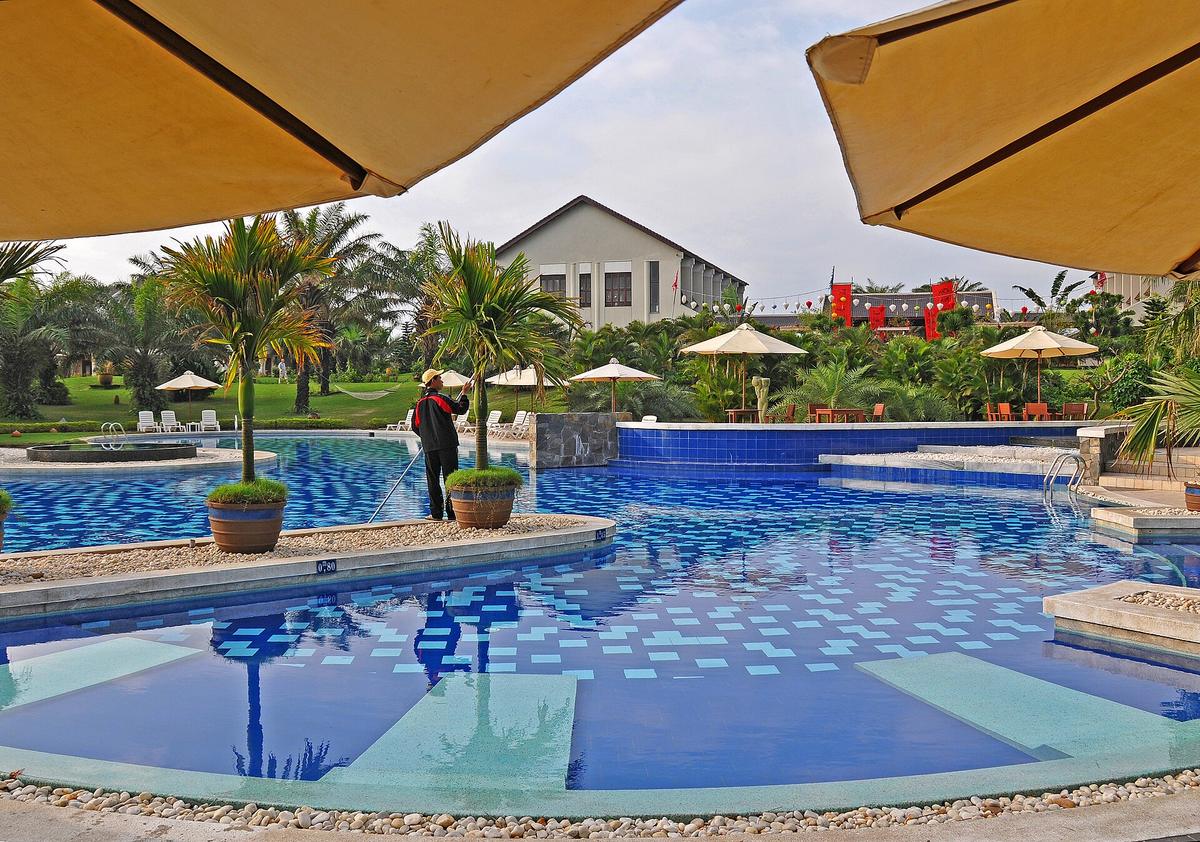 Da Nang beach resort pool