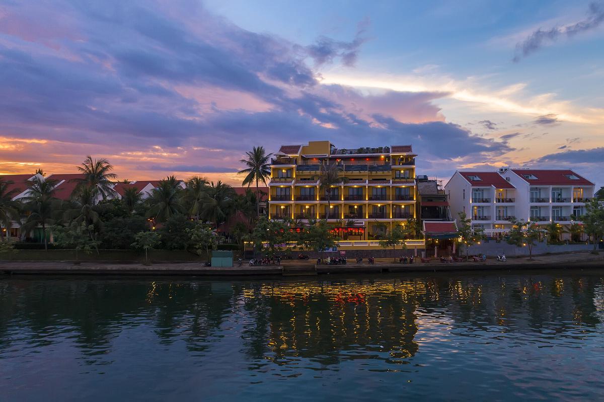 Hoi An riverside