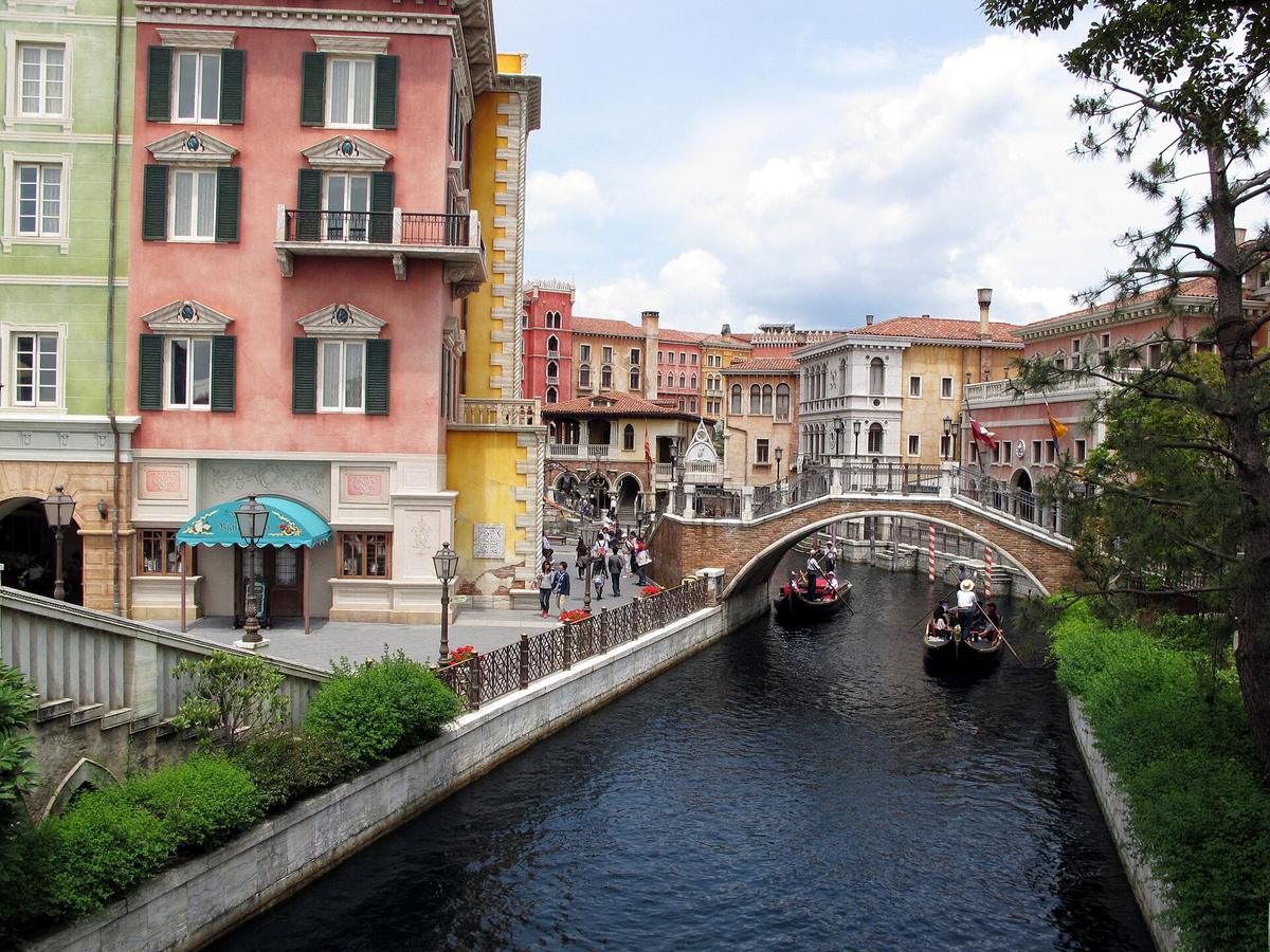 Tokyo DisneySea harbour