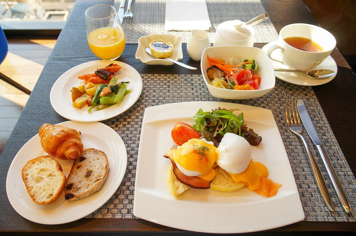 A Western-style breakfast with eggs in Tokyo
