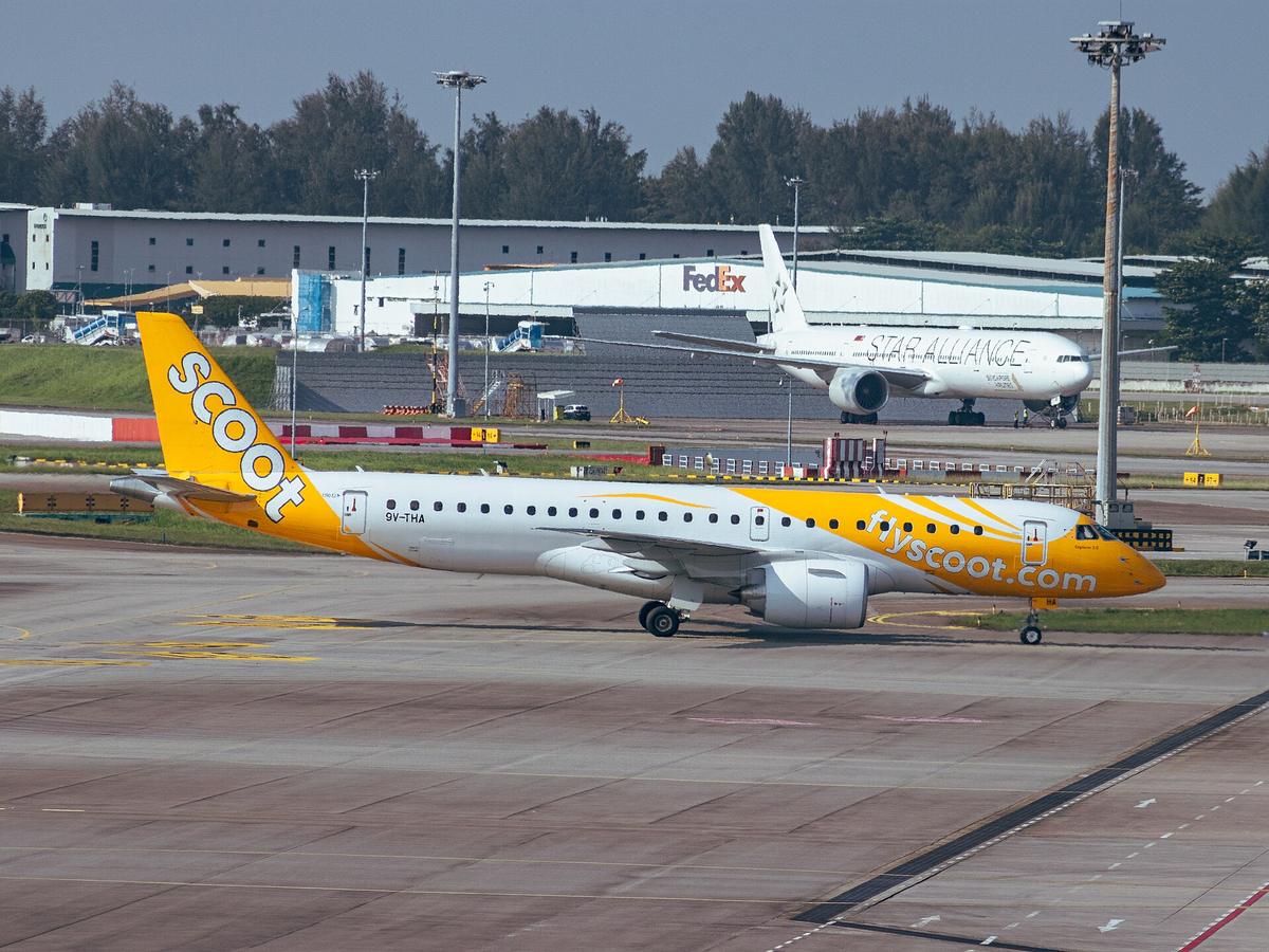 aircraft at gate Changi