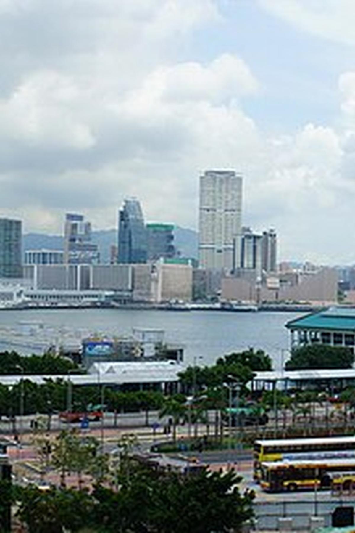 Hong Kong skyline from Kowloon promenade