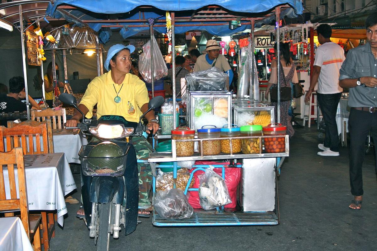 Hua Hin night market food stalls