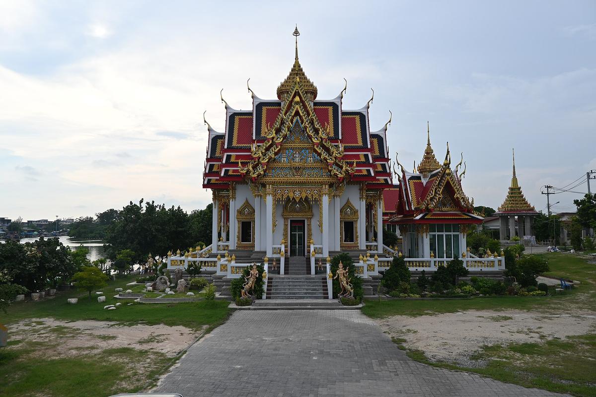 Thailand temple golden spire
