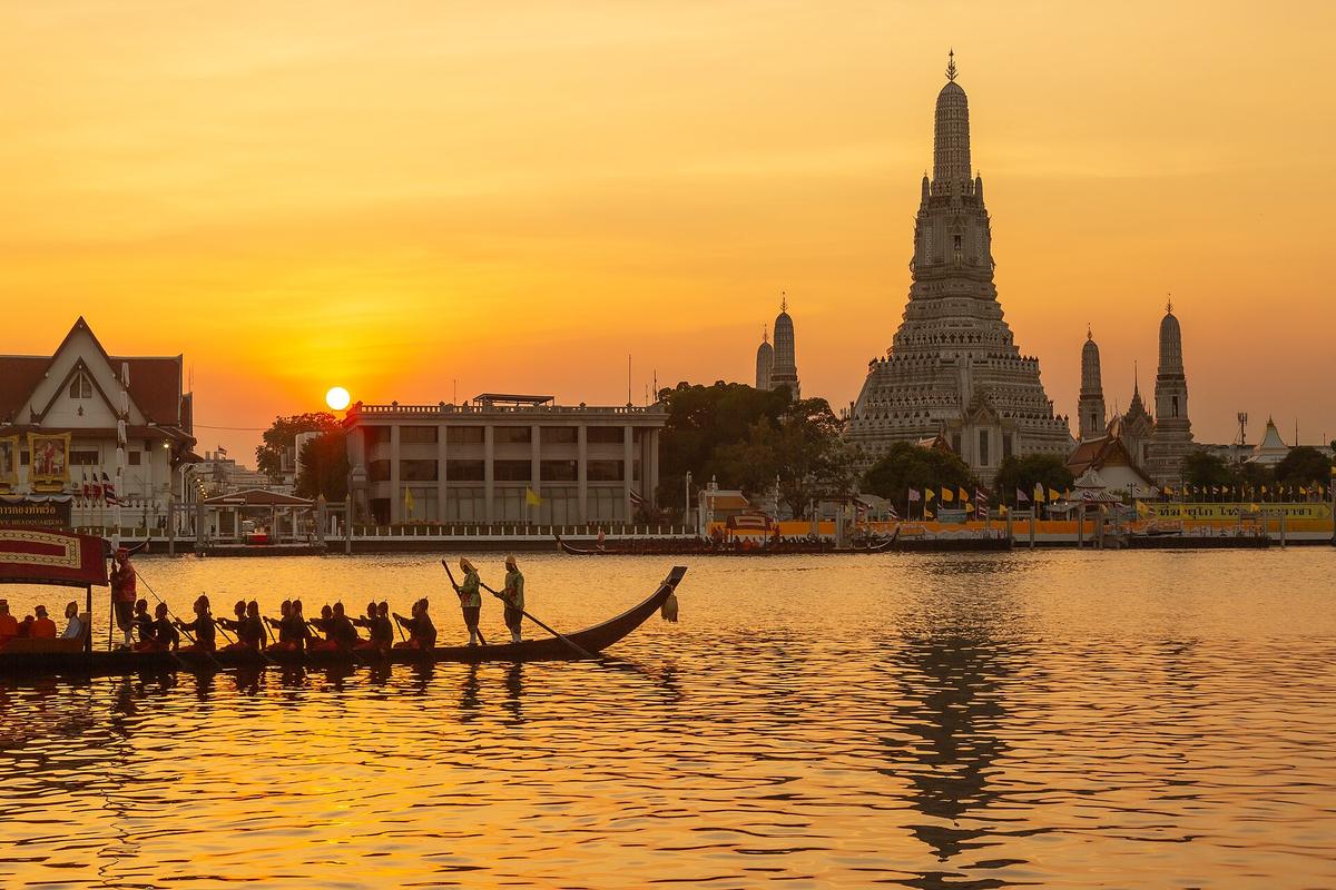 Bangkok Wat Arun river sunset