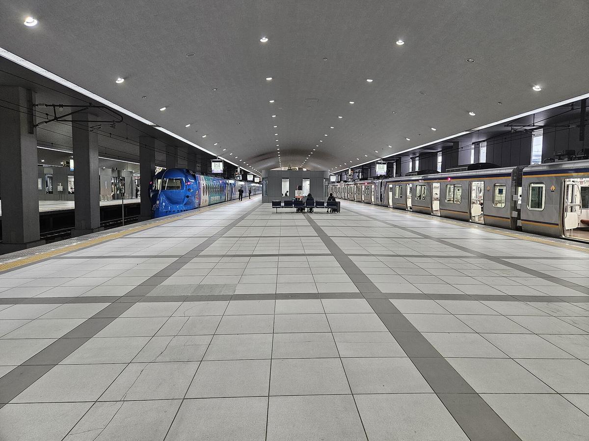 Kansai Airport station platform