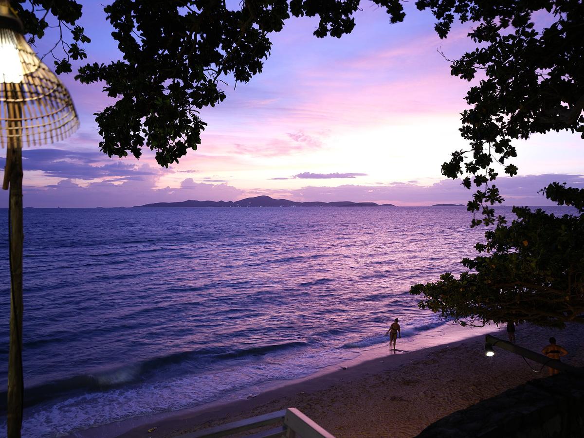 Koh Larn beach clear