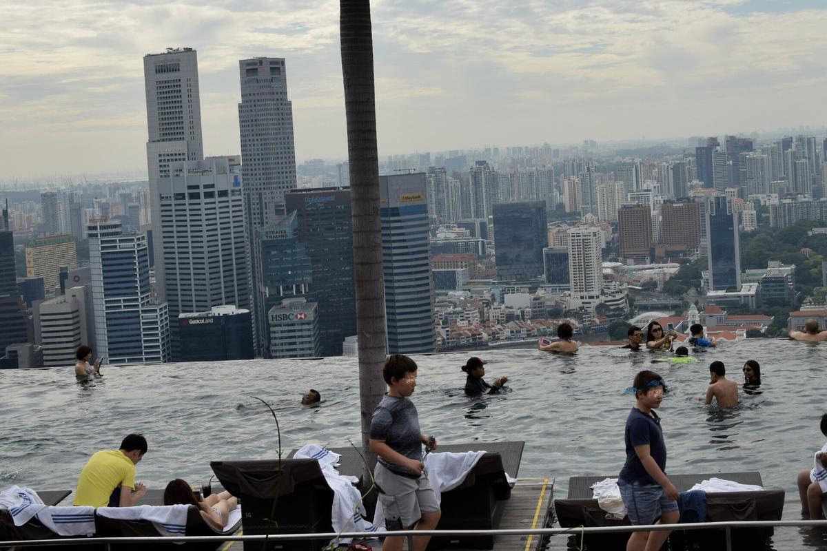 Marina Bay Sands infinity pool Singapore