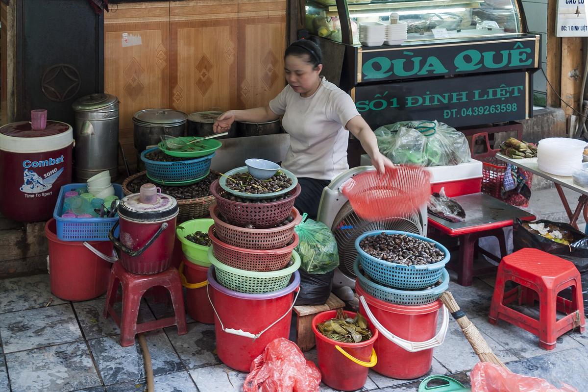 Vietnam street food vendor