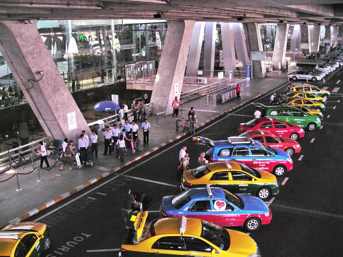 Thailand airport taxi queue