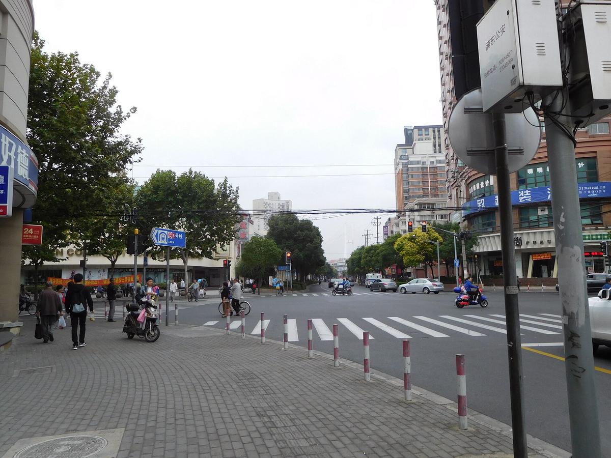 Shanghai street scene