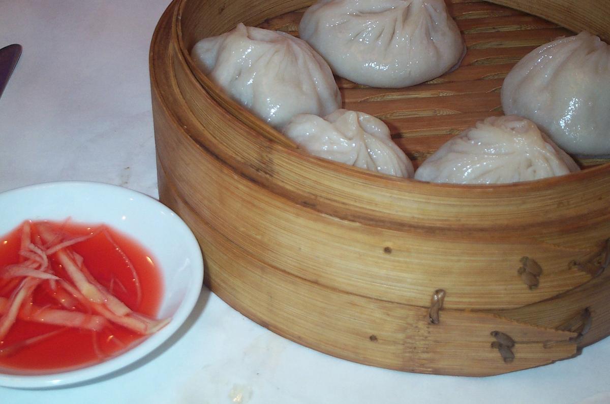 xiaolongbao soup dumplings bamboo steamer