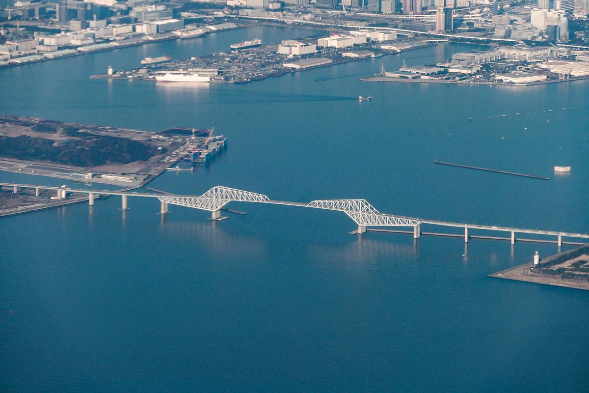 Tokyo bay waterfront dining