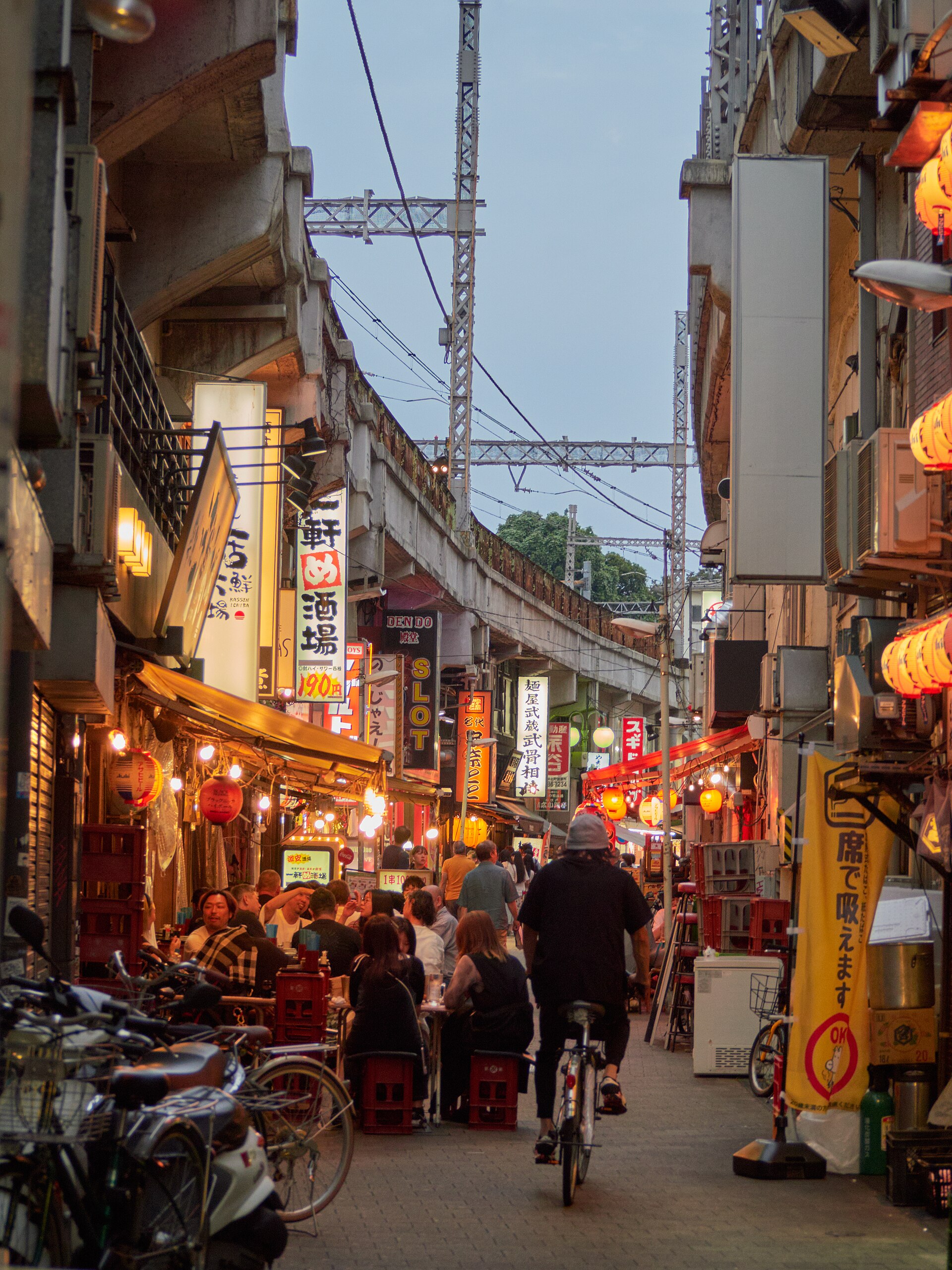 Tokyo restaurant alley lanterns